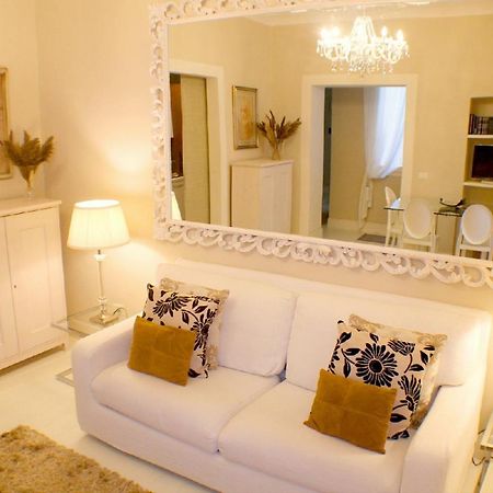 White Florence Suite Exteriér fotografie