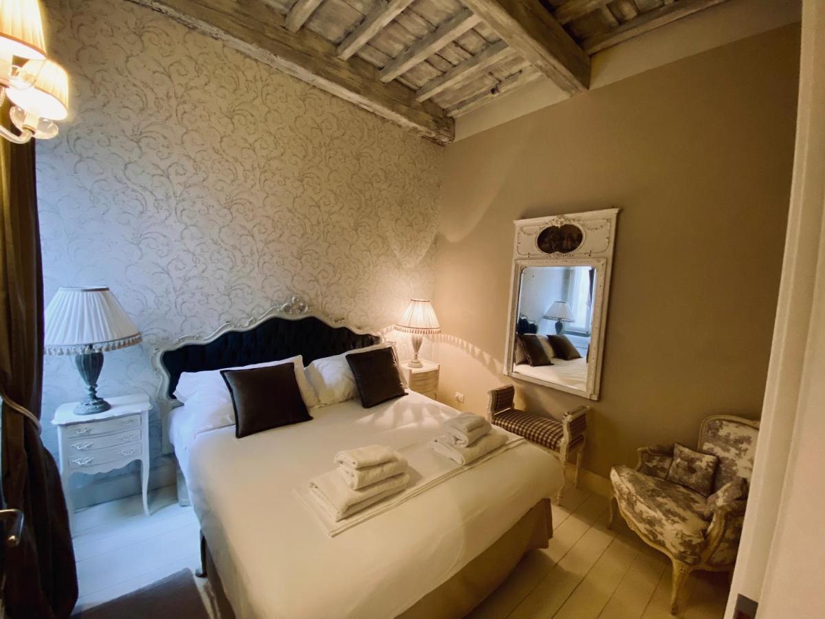 White Florence Suite Exteriér fotografie