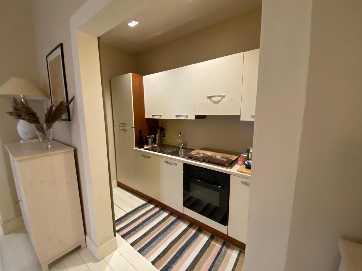 White Florence Suite Exteriér fotografie