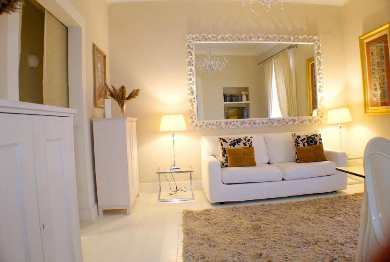 White Florence Suite Exteriér fotografie