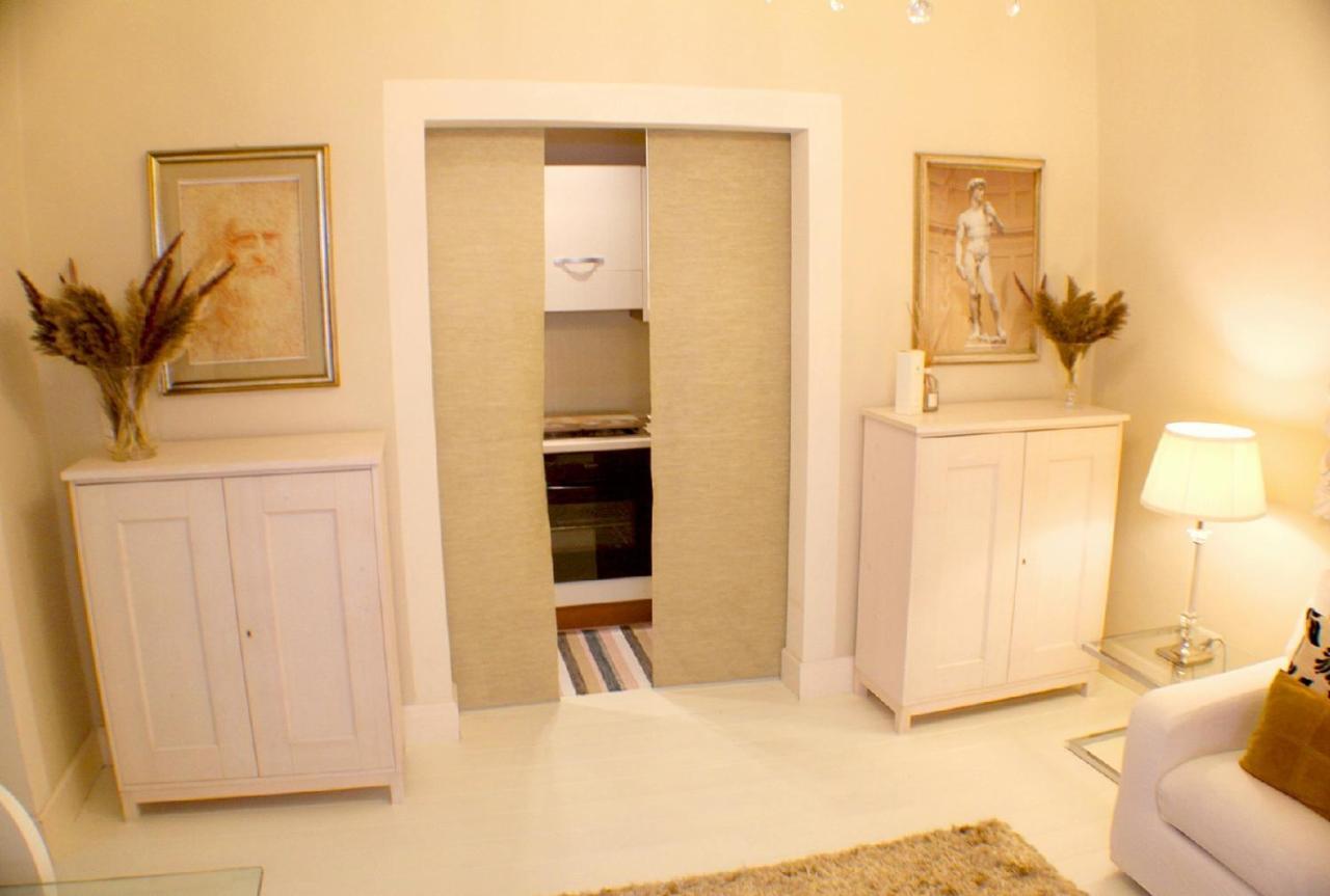 White Florence Suite Exteriér fotografie