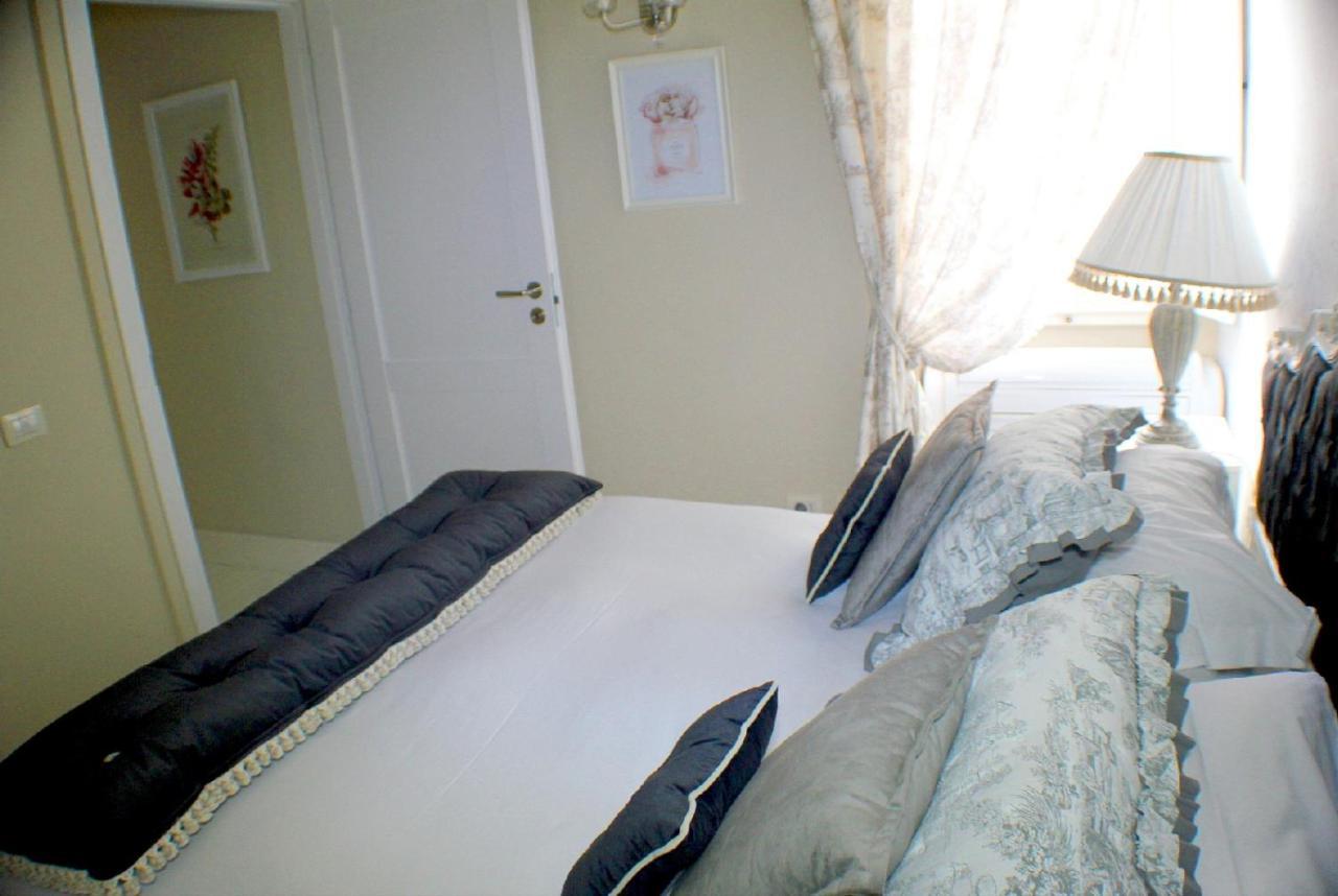 White Florence Suite Exteriér fotografie