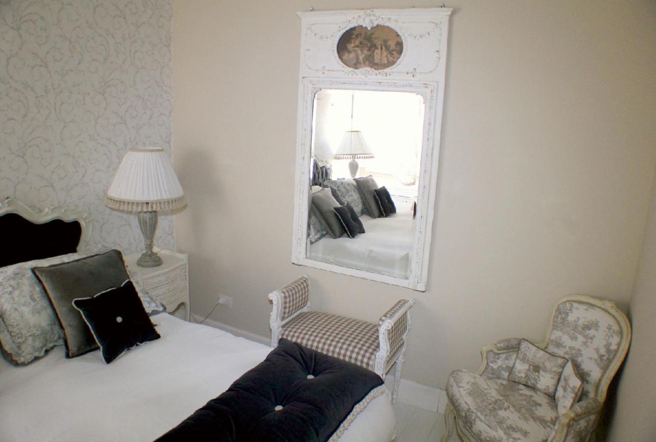 White Florence Suite Exteriér fotografie